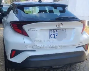 Toyota C-HR 2022 White