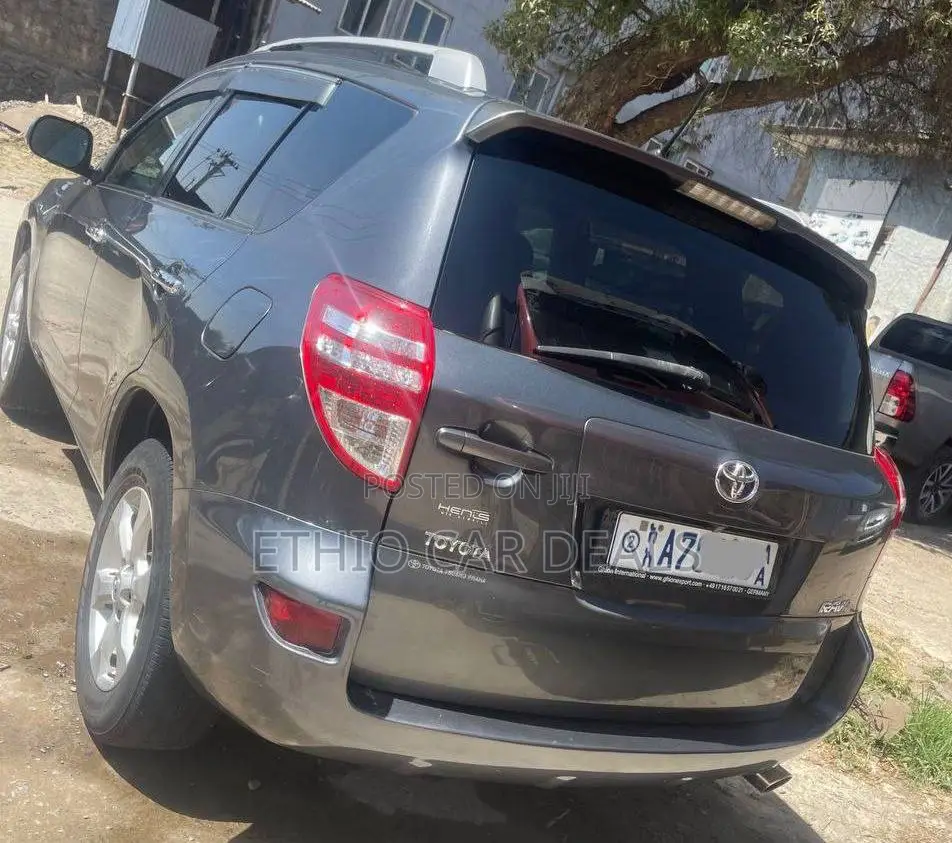 Toyota RAV4 2011 Matt Black