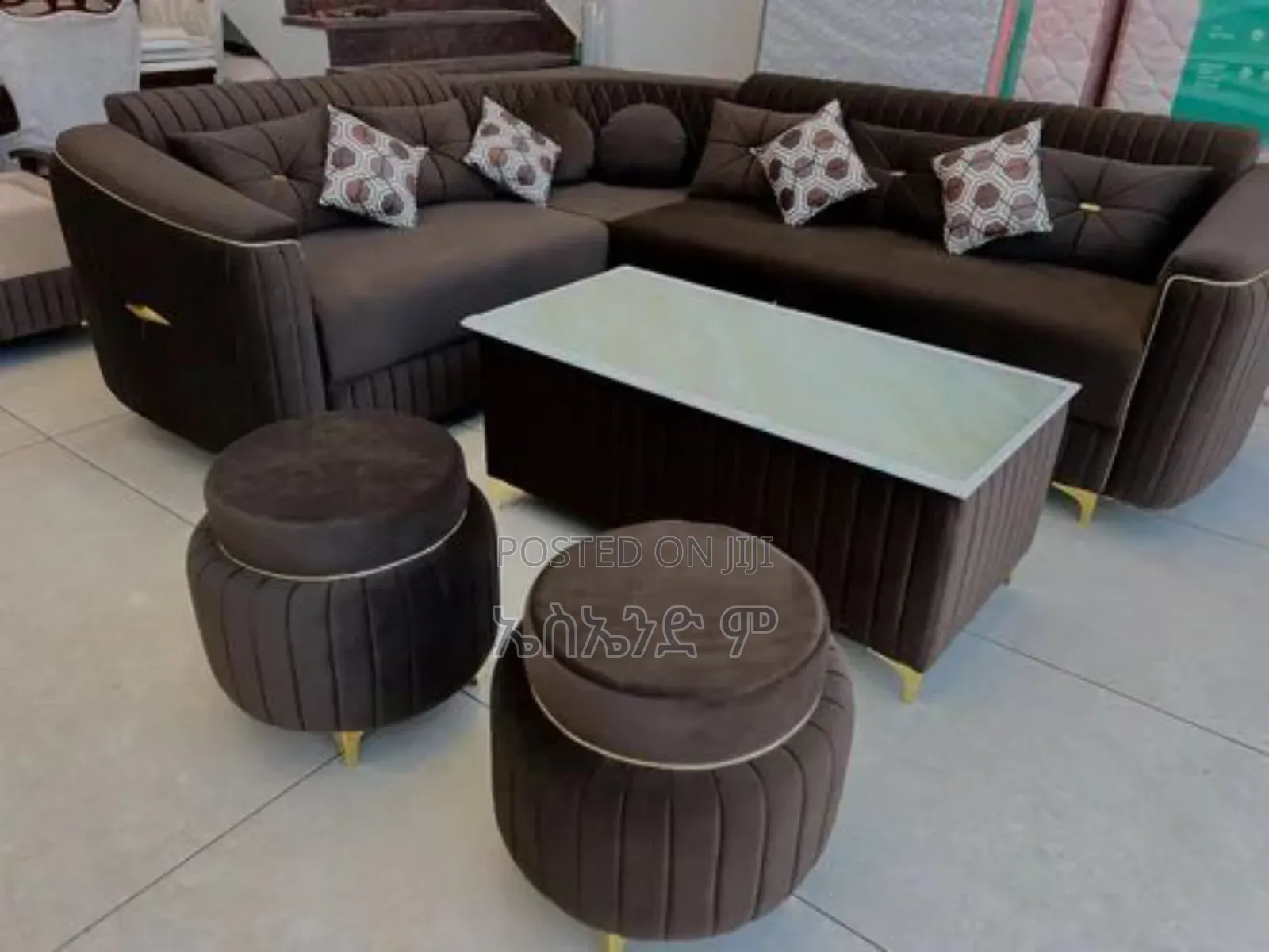 Regal Rest Sofa Design With Table