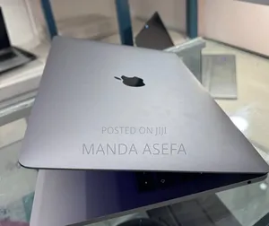 New Laptop Apple MacBook Pro 2017 8GB Intel Core I5 SSD 256GB
