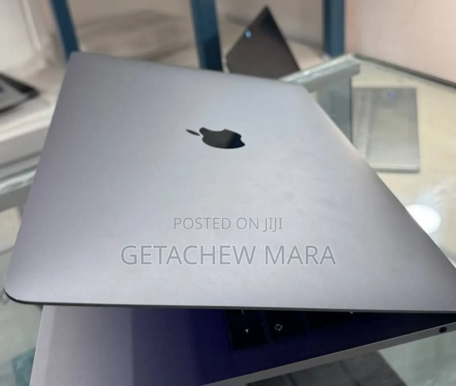 New Laptop Apple MacBook Pro 2017 8GB Intel Core I5 SSD 256GB