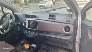 Toyota Yaris 2012 Silver