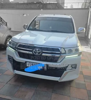 Toyota Land Cruiser 2012 White