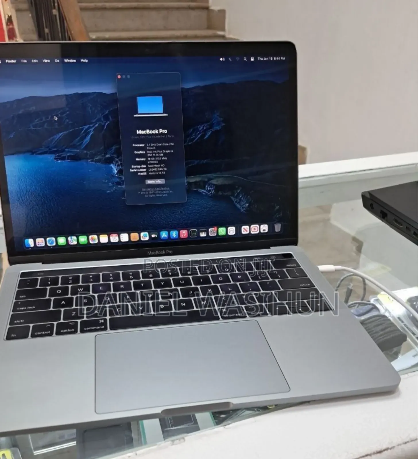 New Laptop Apple MacBook Pro 2017 16GB Intel Core I5 SSD 256GB