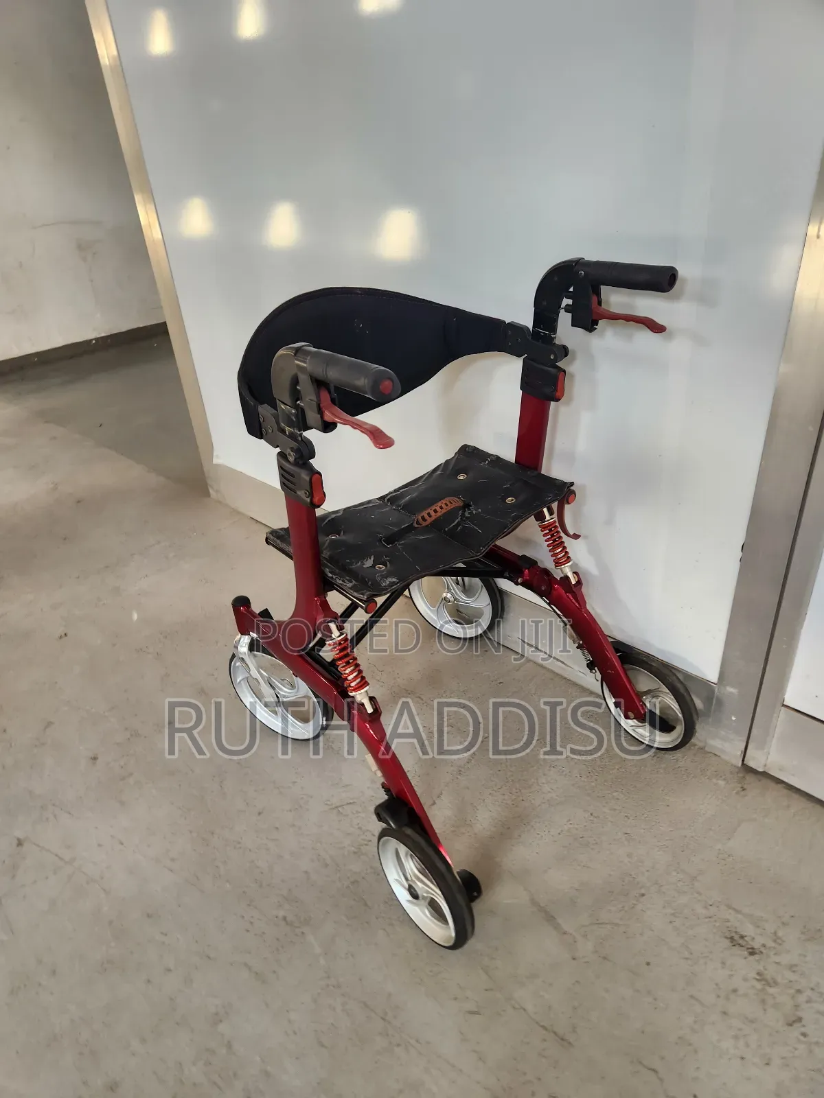 Walker Four Wheels Best Quality With Frane and Seat ወከር ከነ መቀመጫው የሚታጠፍ