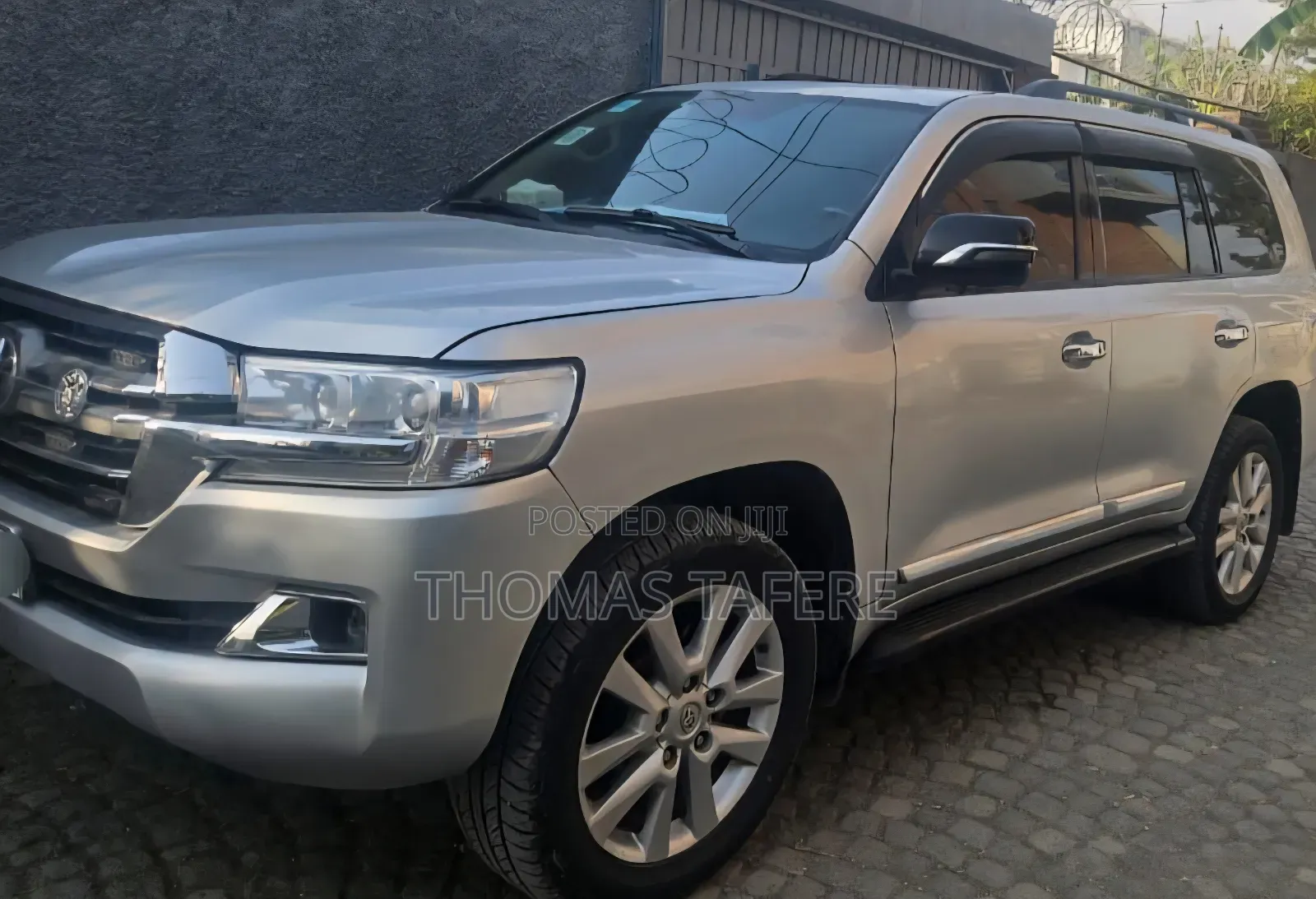 Toyota Land Cruiser 2011