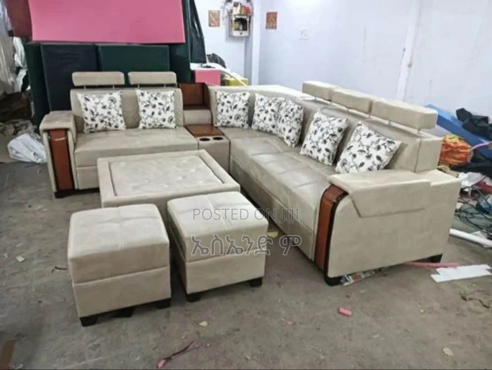 Ethan Allen Sofa Design With Table