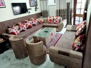 Squarearm Sofa Design With Table