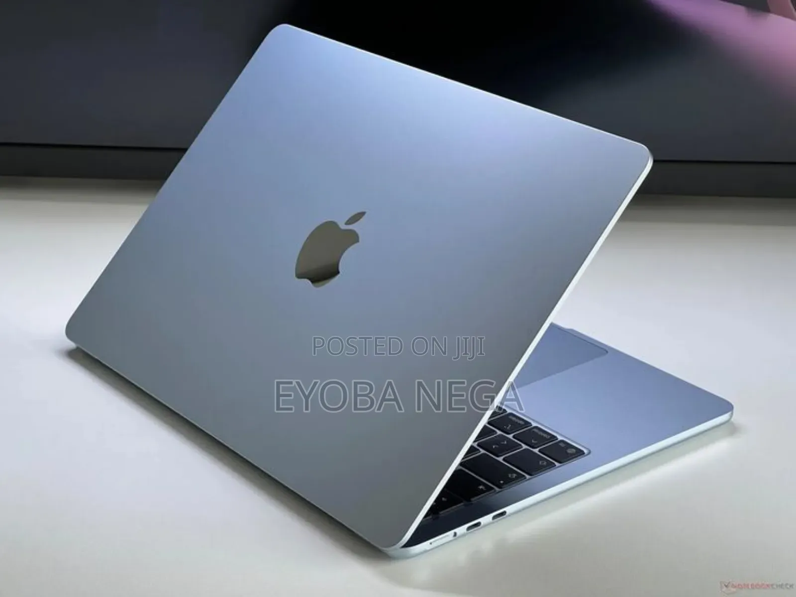 New Laptop Apple MacBook Air 2025 M4 13-Inch 16GB Apple M4 SSD 256GB