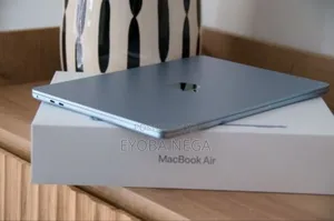 New Laptop Apple MacBook Air 2025 M4 13-Inch 16GB Apple M4 SSD 256GB
