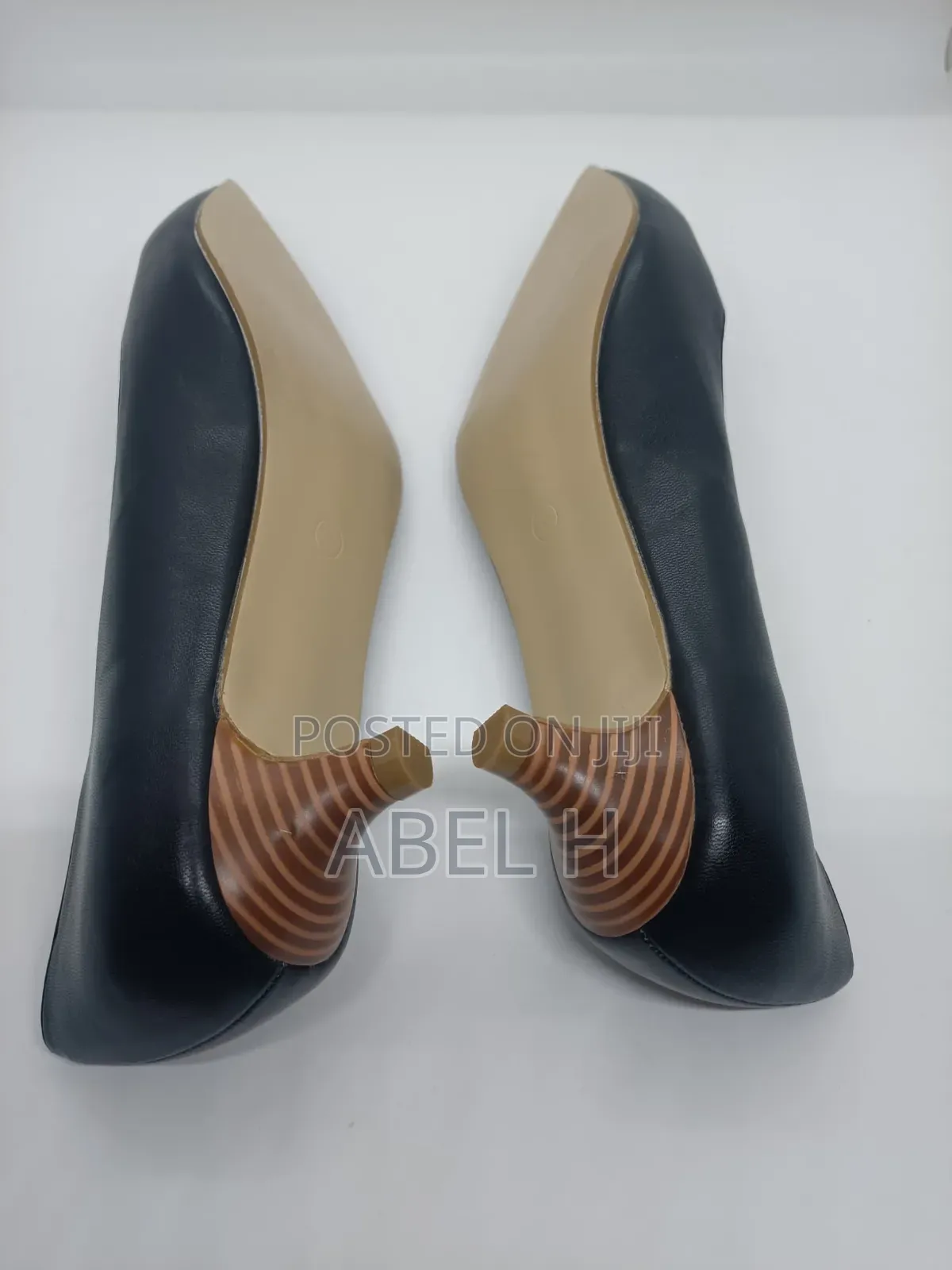 Journee Collection Woman's Slip on Pointed Toe Heel