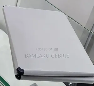 New Laptop Apple MacBook Air 2025 M4 13-Inch 16GB Apple M4 SSD 256GB