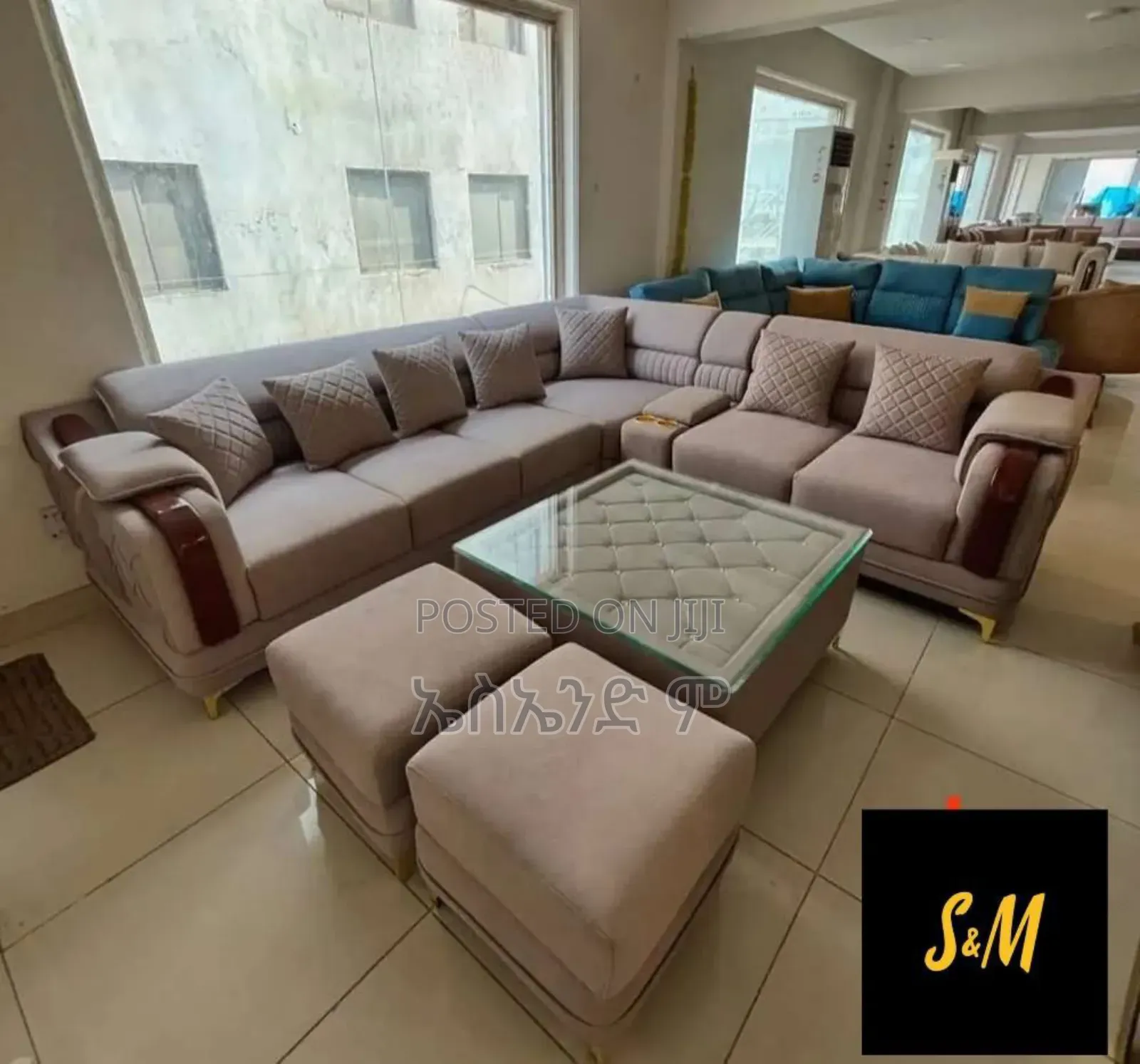 Armless Sofa With Table Design