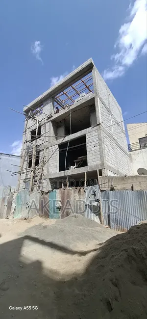 7bdrm Townhouse/Terrace in Bole Ayat for sale