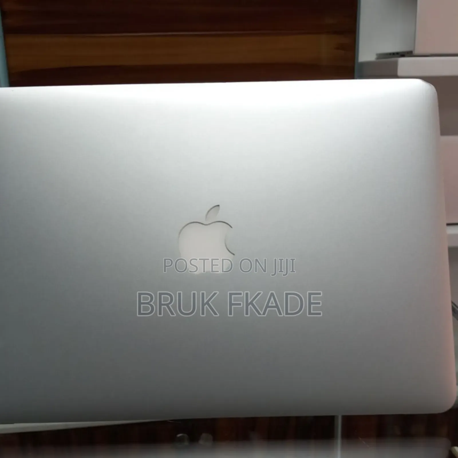 New Laptop Apple MacBook Air 2015 8GB Intel Core I5 SSD 256GB