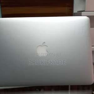 New Laptop Apple MacBook Air 2015 8GB Intel Core I5 SSD 256GB
