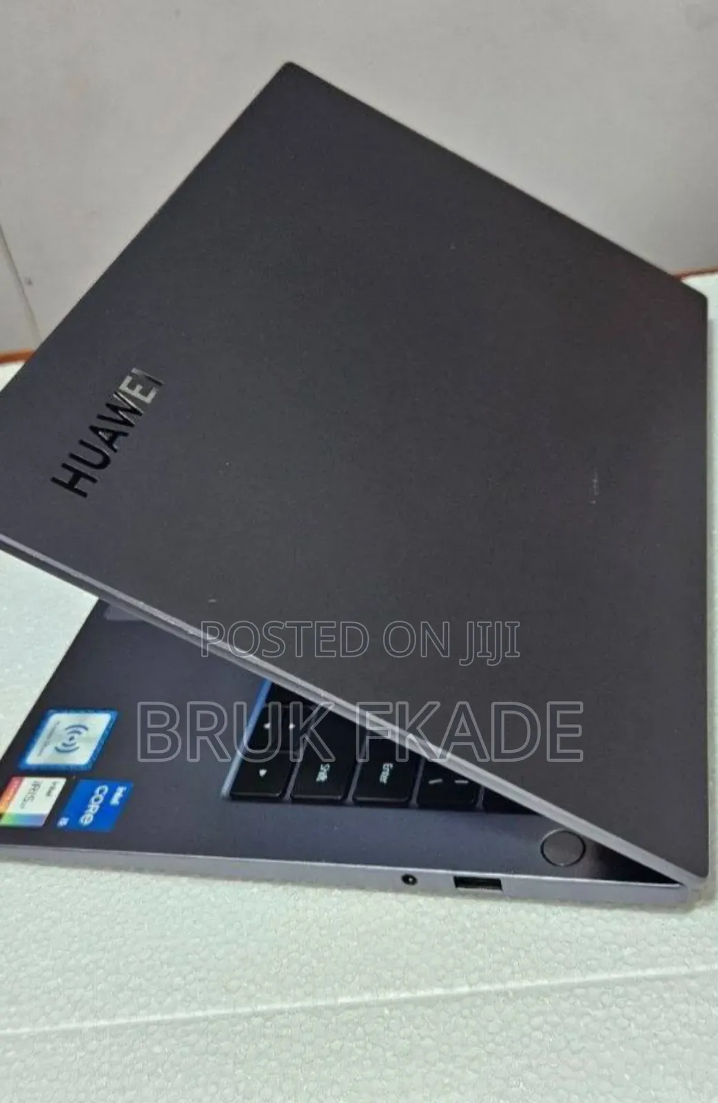 New Laptop Huawei MateBook 13 WRT-W19E 8GB Intel Core I5 SSD 512GB