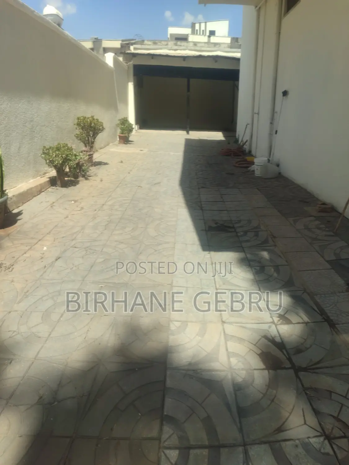 Furnished 5bdrm House in G+1 House, Bole for rent