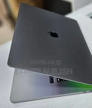 New Laptop Apple MacBook Pro 16GB Intel Core I9 SSD 1T