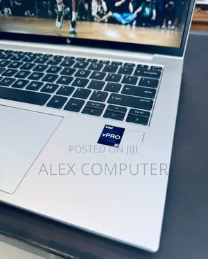 New Laptop HP EliteBook 840 G10 16GB Intel Core I7 SSD 512GB