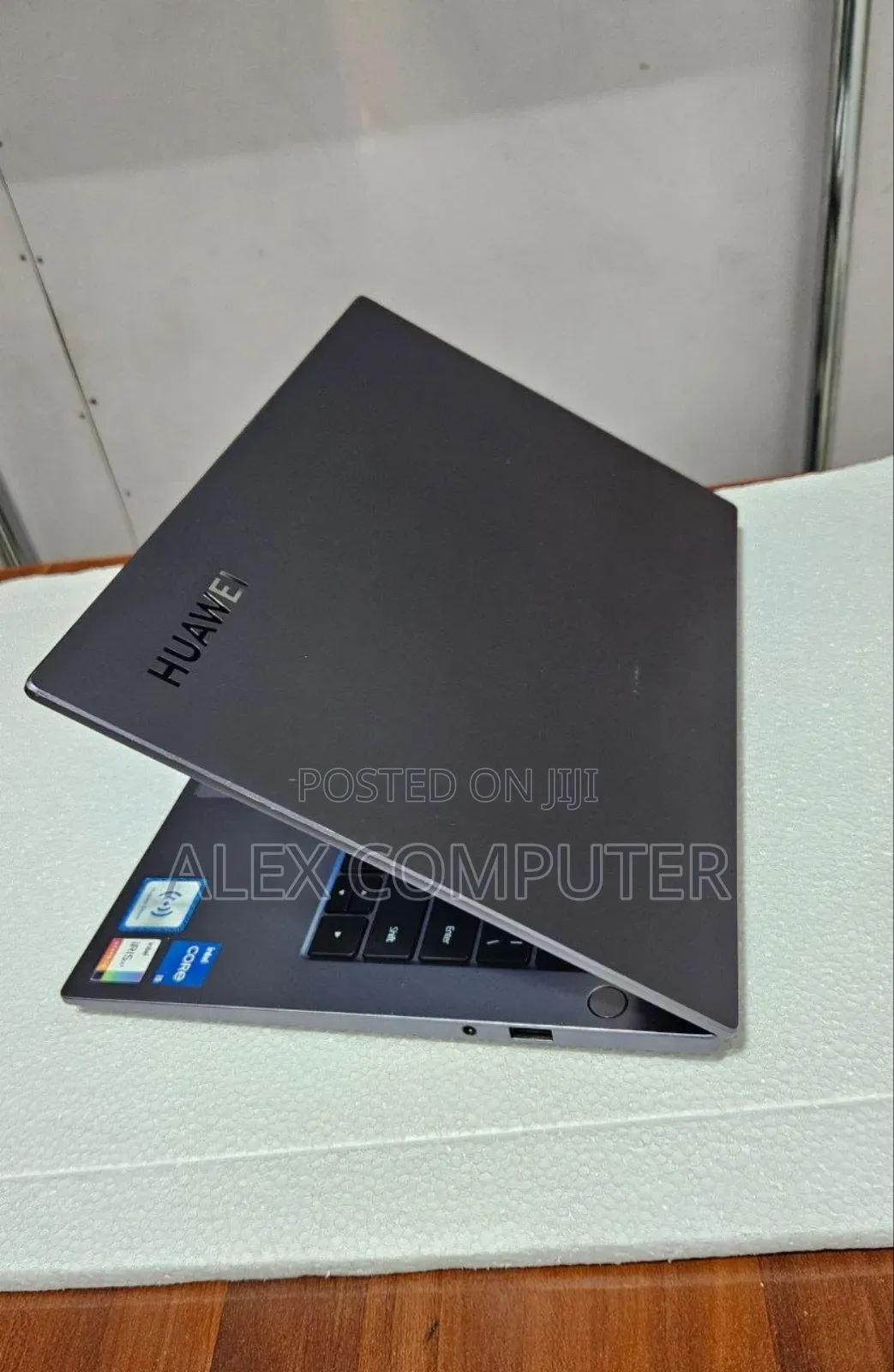 New Laptop Huawei Matebook D 15 8GB Intel Core I5 SSD 512GB
