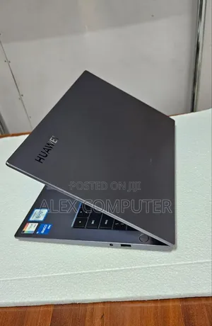 New Laptop Huawei Matebook D 15 8GB Intel Core I5 SSD 512GB