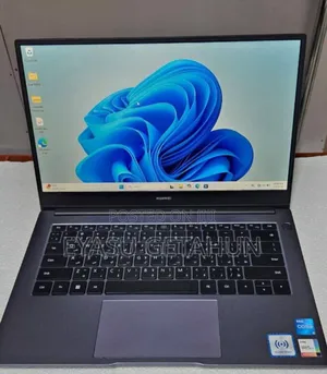 New Laptop Huawei MateBook 13 WRT-W19E 8GB Intel Core I5 SSD 512GB