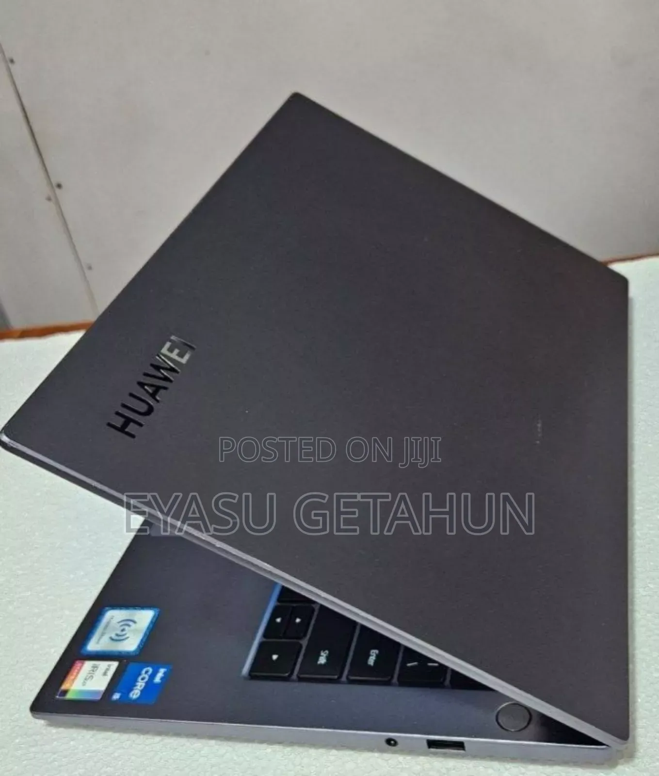 New Laptop Huawei MateBook 13 WRT-W19E 8GB Intel Core I5 SSD 512GB