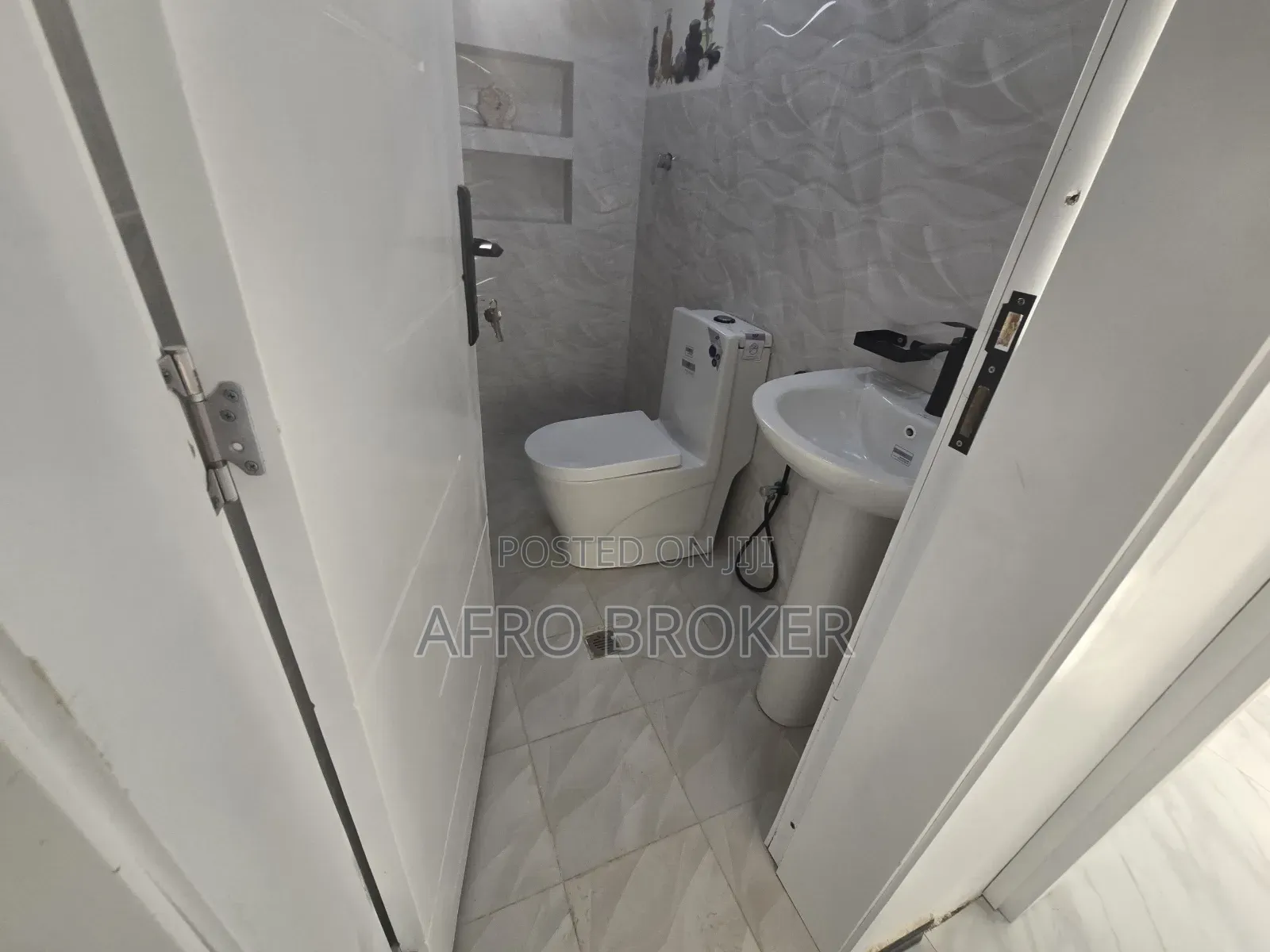 Furnished 3bdrm House in Alem Bank, Akaky Kaliti for sale
