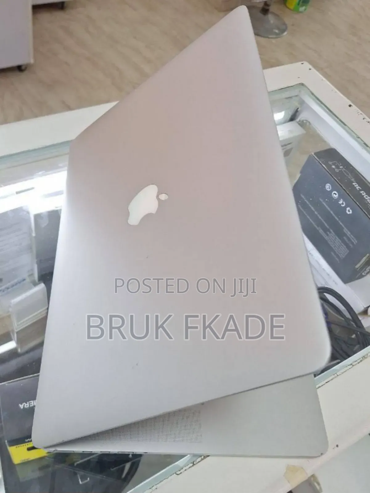 New Apple MacBook Pro 2024 M3 14-Inch 16GB Intel Core I7 SSD 256GB