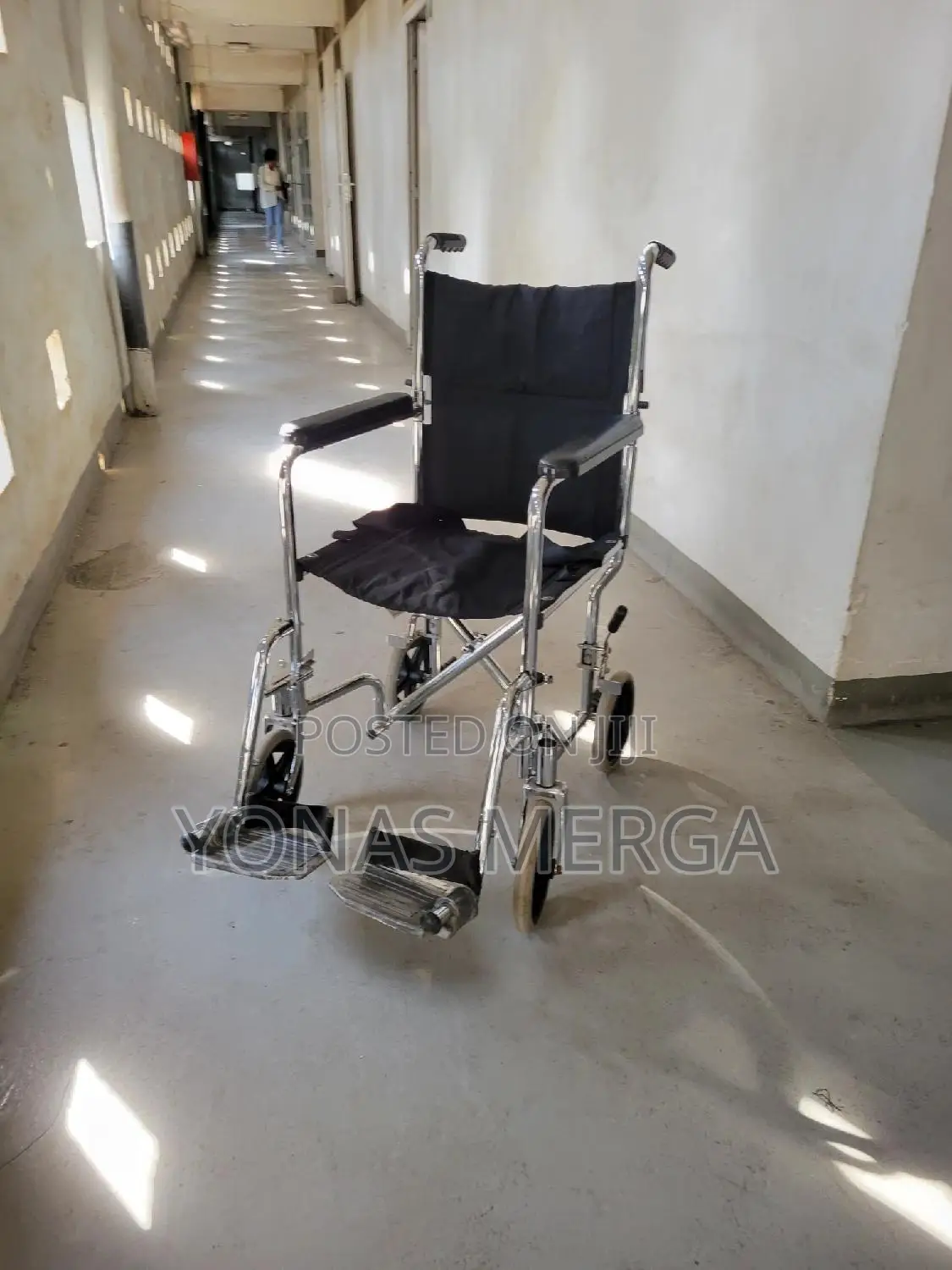 Wheelchair身為wheelchair Transport 19 Inch Alum Padded Arms Blue Black