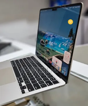 New Laptop Apple MacBook Air 2022 M2 8GB Apple M2 SSD 256GB
