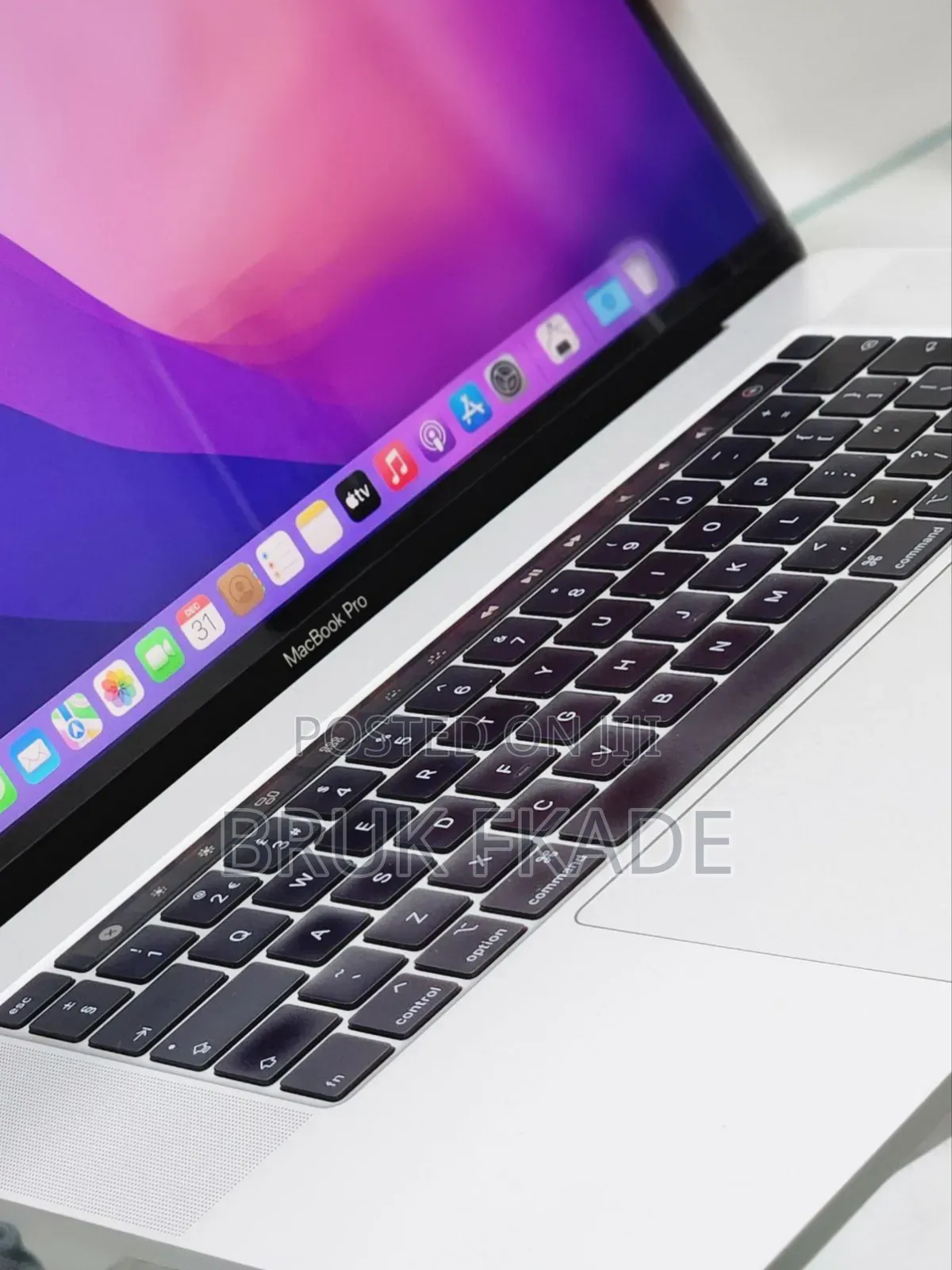 New Laptop Apple MacBook Pro 2019 16GB Intel Core i7 SSD 512GB