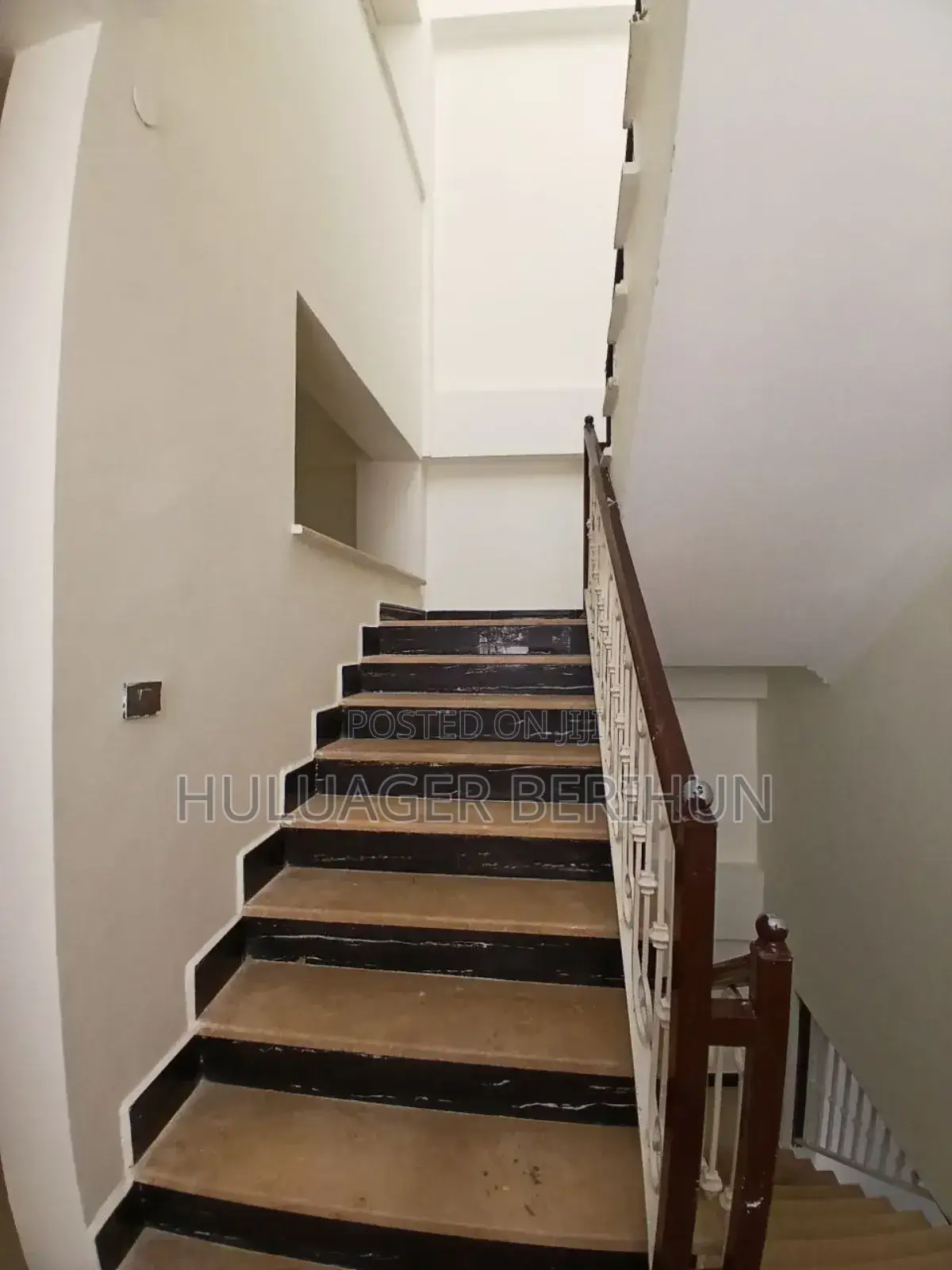 7bdrm House in Akaky Kaliti for sale