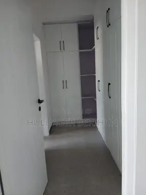 7bdrm House in Akaky Kaliti for sale