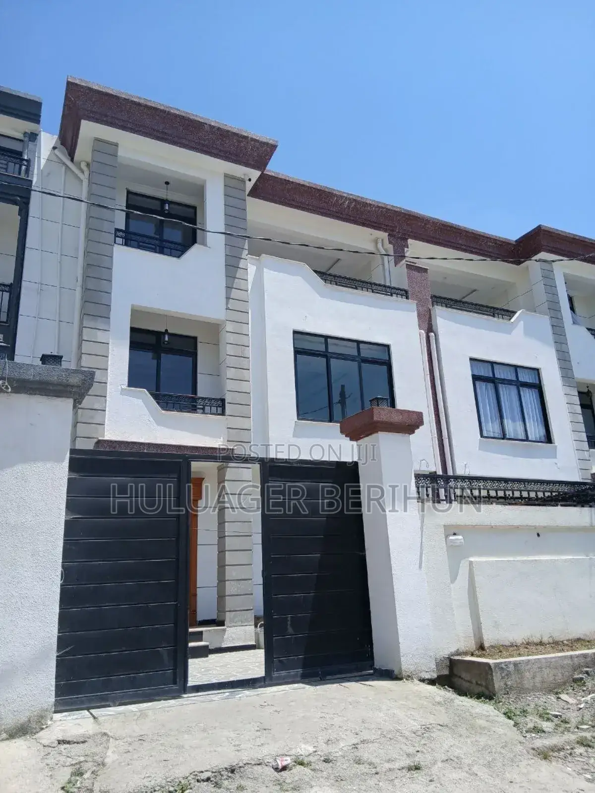 7bdrm House in Akaky Kaliti for sale