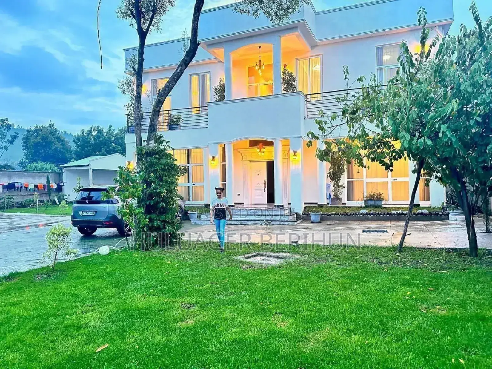 Furnished 8bdrm House in Bole for sale