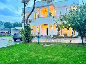 Furnished 8bdrm House in Bole for sale