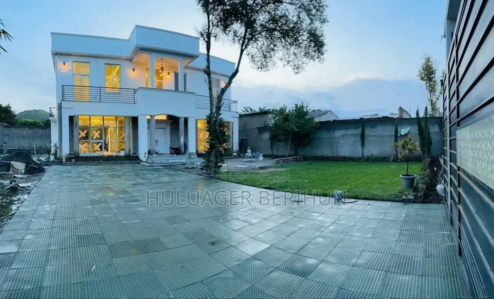 Furnished 8bdrm House in Bole for sale