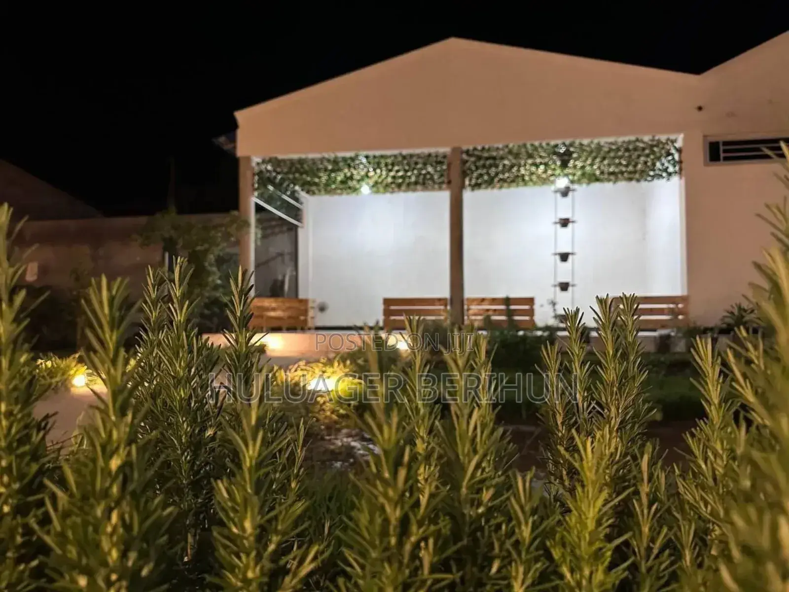 Furnished 8bdrm House in Bole for sale