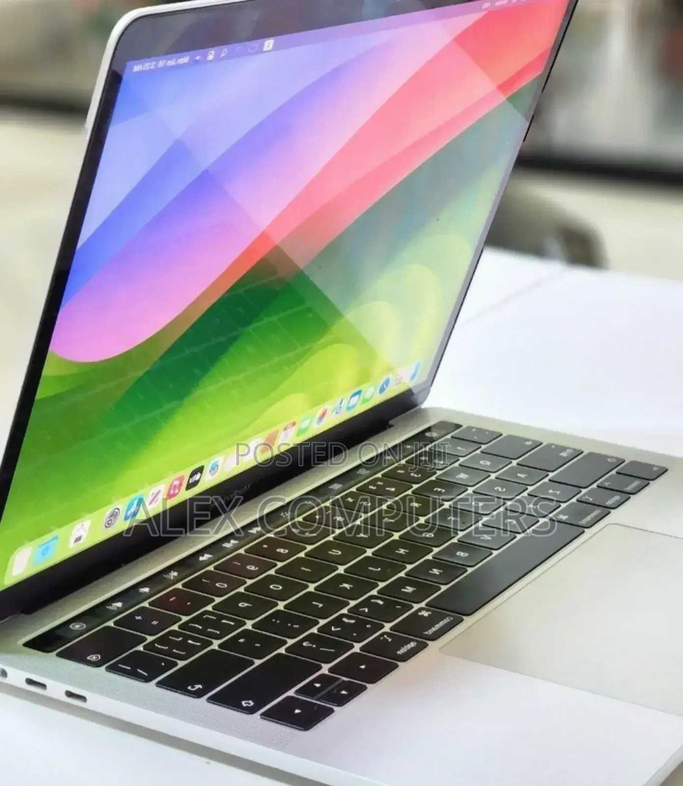 New Laptop Apple MacBook 8GB Intel Core I5 SSD 256GB