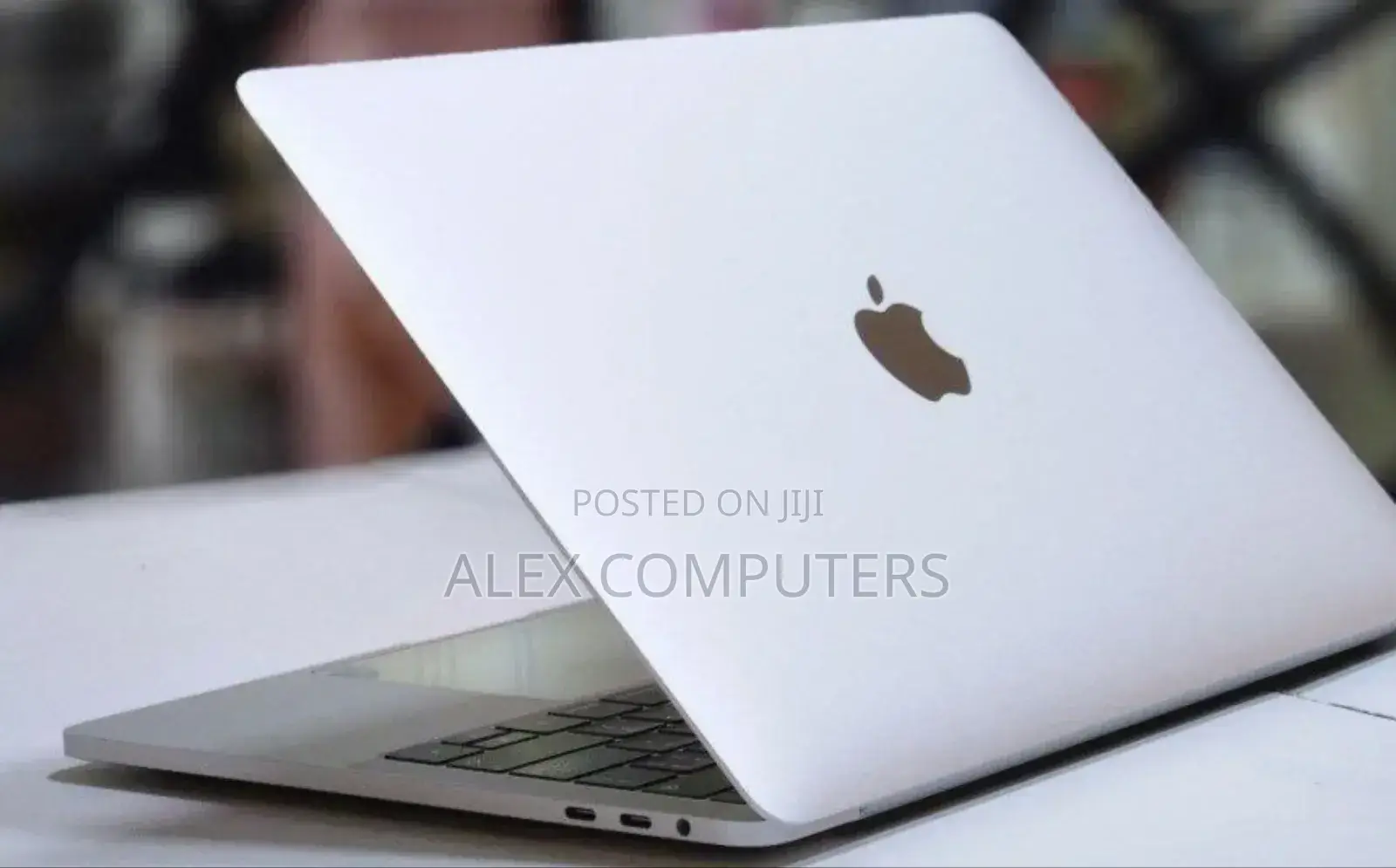 New Laptop Apple MacBook 8GB Intel Core I5 SSD 256GB