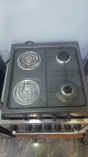 Kumtel Freestanding Cooker With a Combination of Gas and Electric