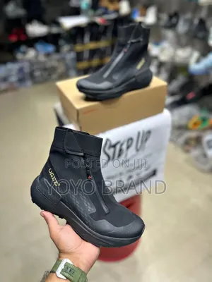 New Arrival Men's High Water Proof Triple Black Fashion Boots