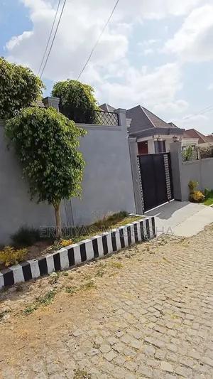 Furnished 6bdrm House in Bole for sale