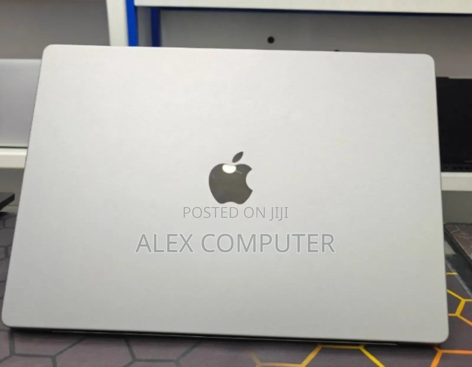 New Laptop Apple MacBook Pro M1 16GB Apple M1 Pro SSD 512GB