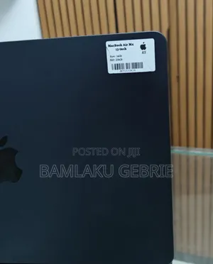 New Laptop Apple MacBook Air 2025 M4 13-Inch 16GB Apple M4 SSD 256GB