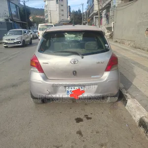 Toyota Yaris 2010 Silver