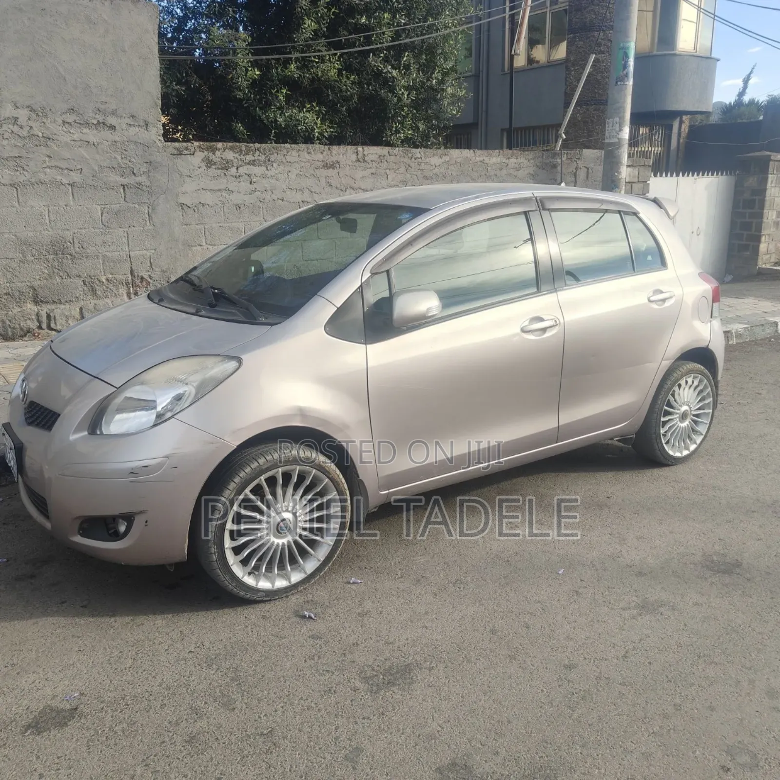 Toyota Yaris 2010 Silver