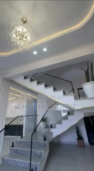 8bdrm House in Gullele for sale
